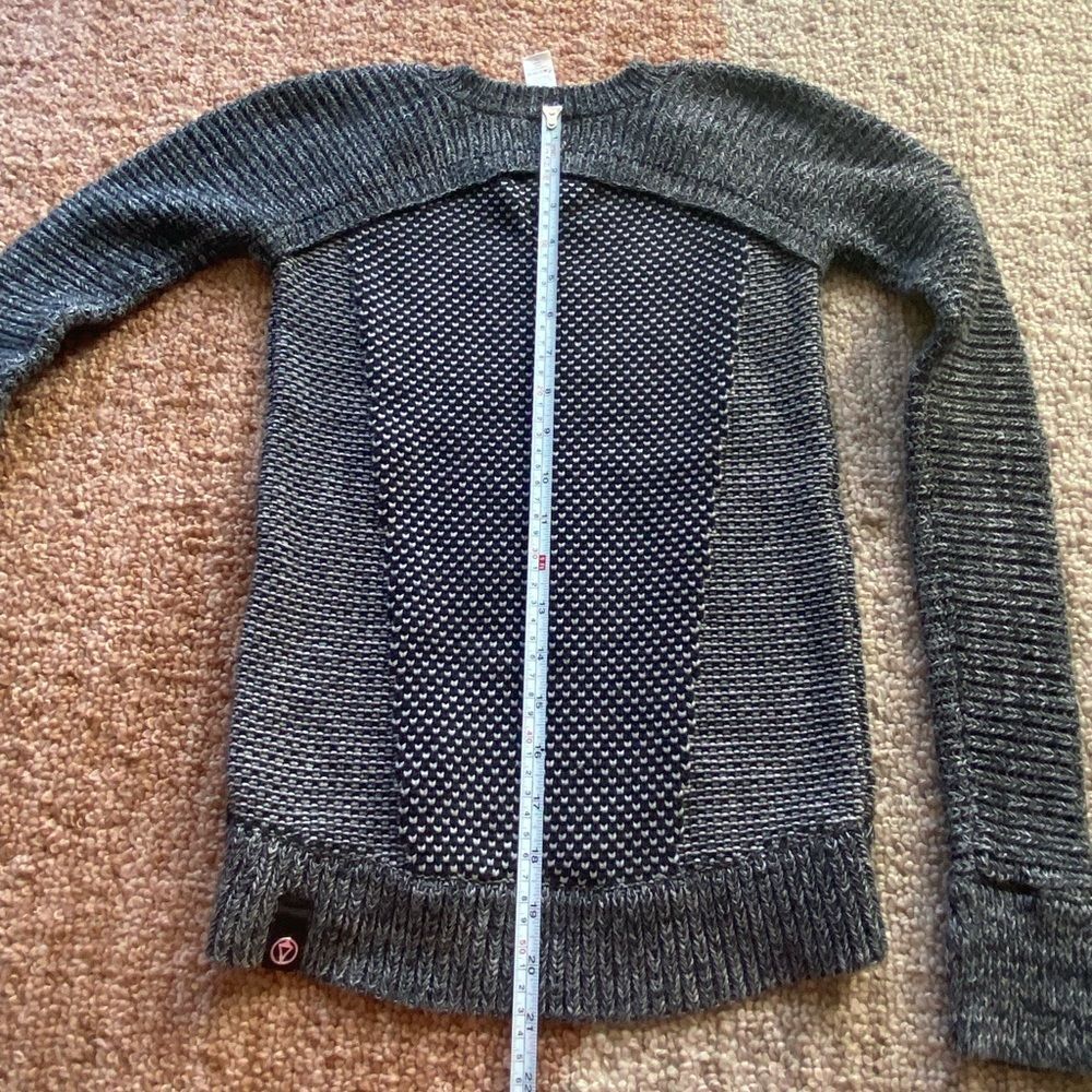 Ivivva by Lululemon Girls To Be Cozy Knit Black Pullover Sweater 10 - Picture 4 of 11